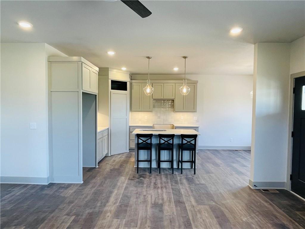 1001 S Riverview Avenue Property Photo 1