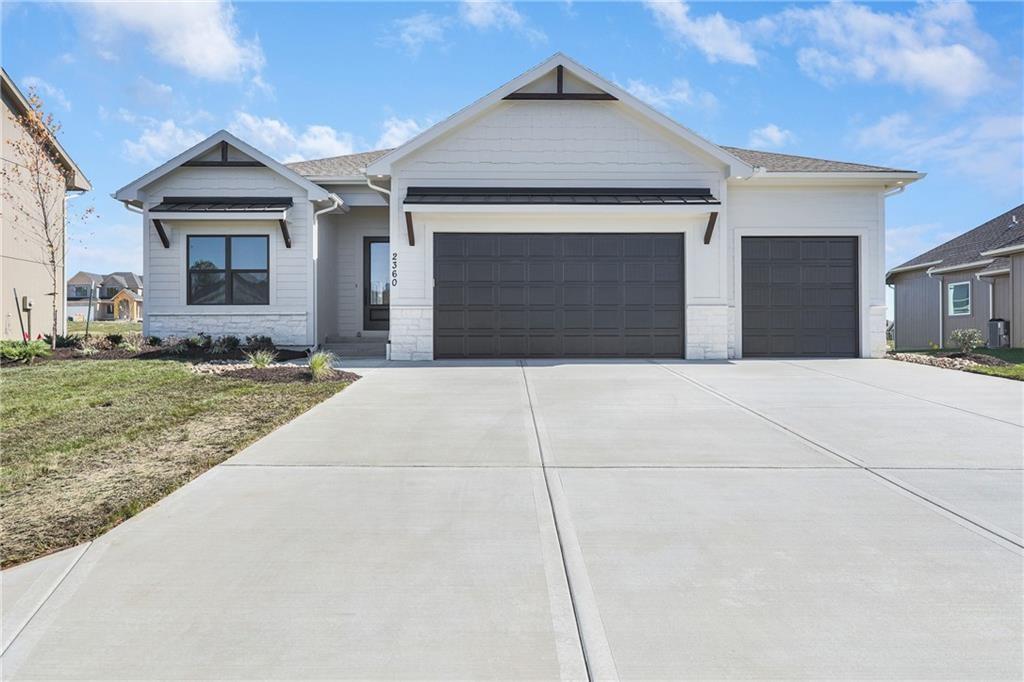 2376 Ne Skopelos Court Property Photo 1