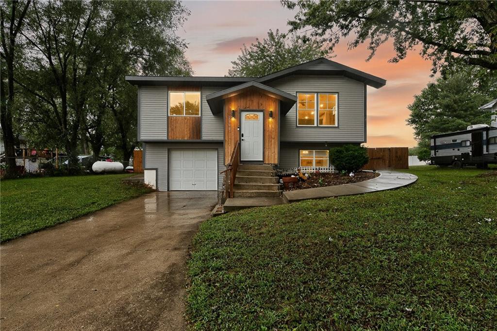 2908 Robin Lane Property Photo 1