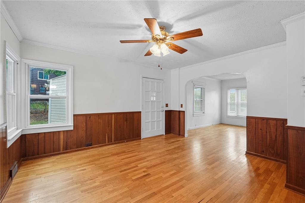4952 N Brighton Avenue Property Photo 6