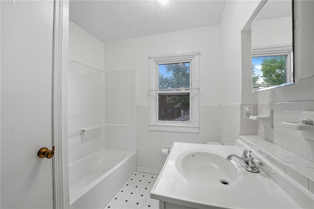 4952 N Brighton Avenue Property Photo 37