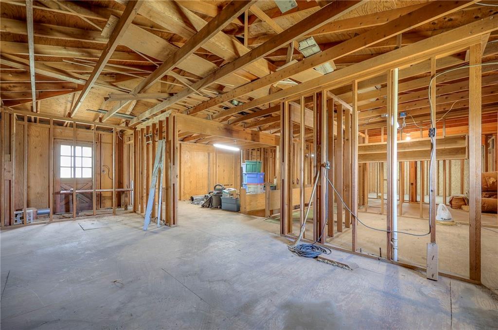 2577817 Property Photo 17