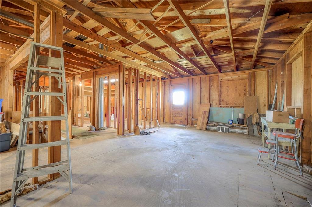 2577817 Property Photo 18