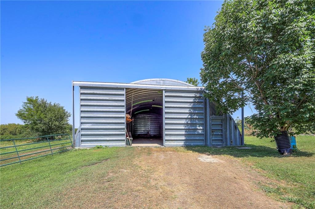 2577817 Property Photo 22