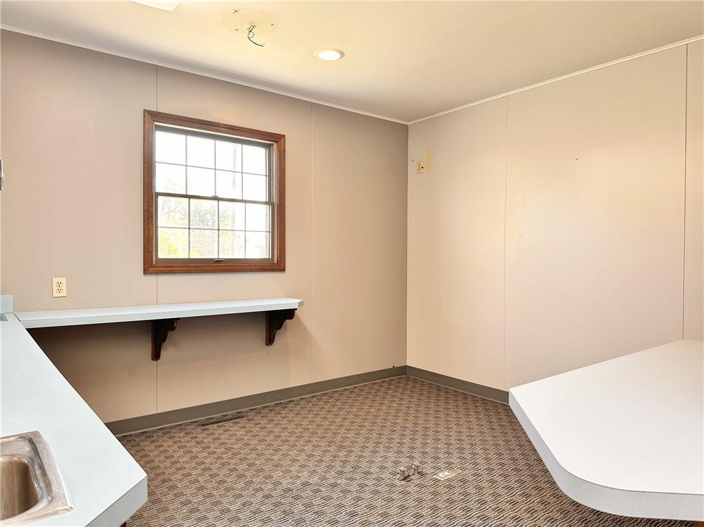 152 E 8th Street Property Photo 10
