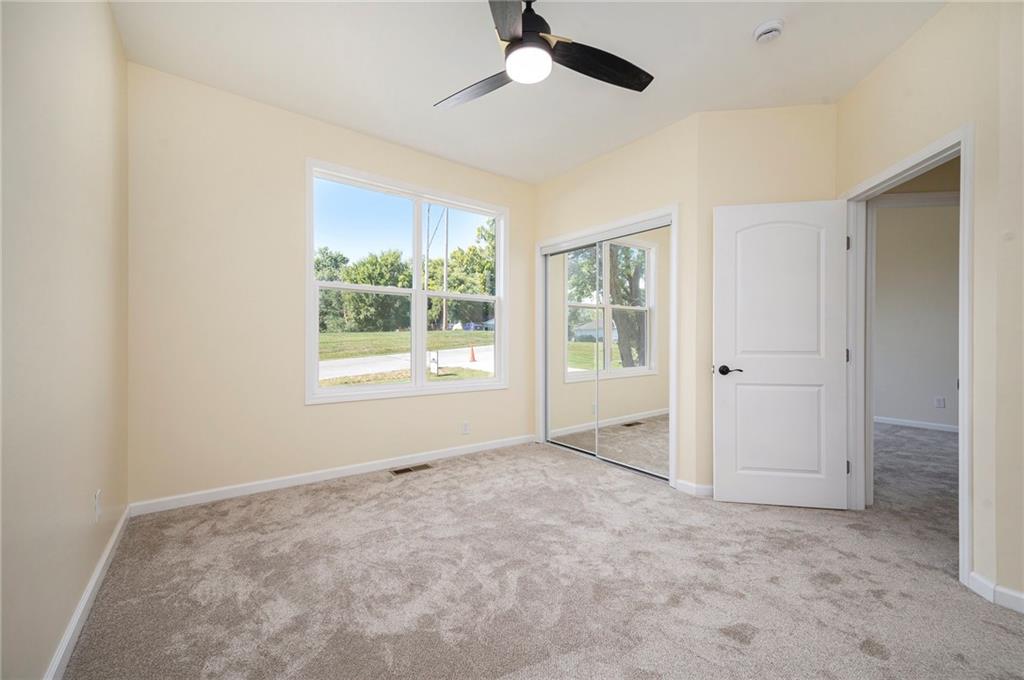 3711 N Wayne Avenue Property Photo 18