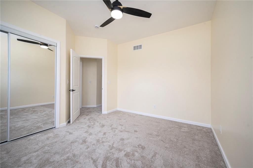 3711 N Wayne Avenue Property Photo 19