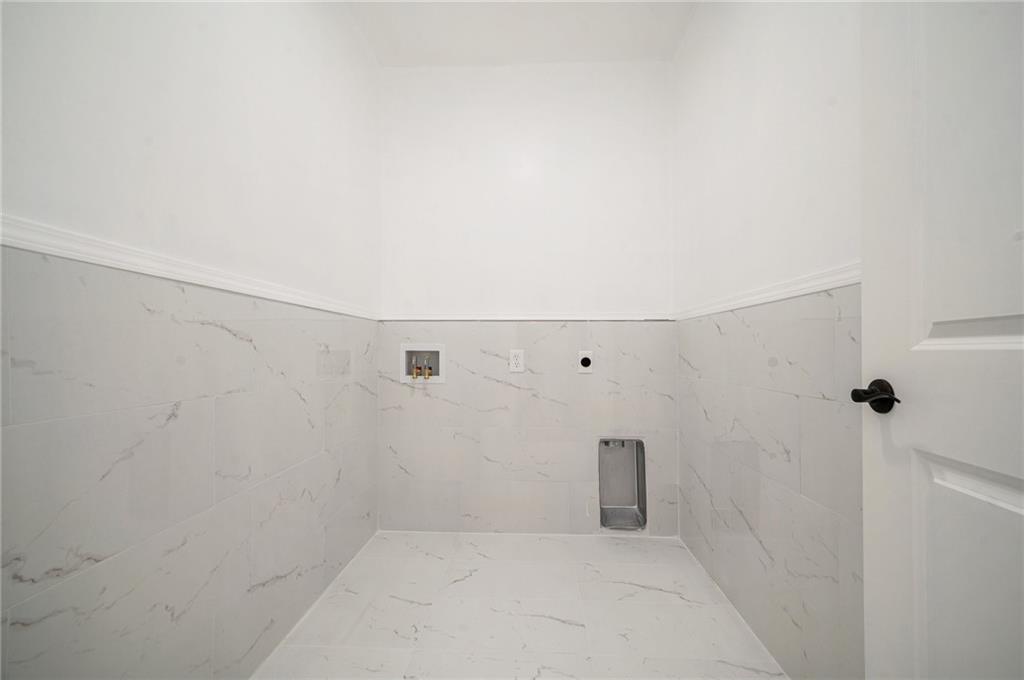 3711 N Wayne Avenue Property Photo 23