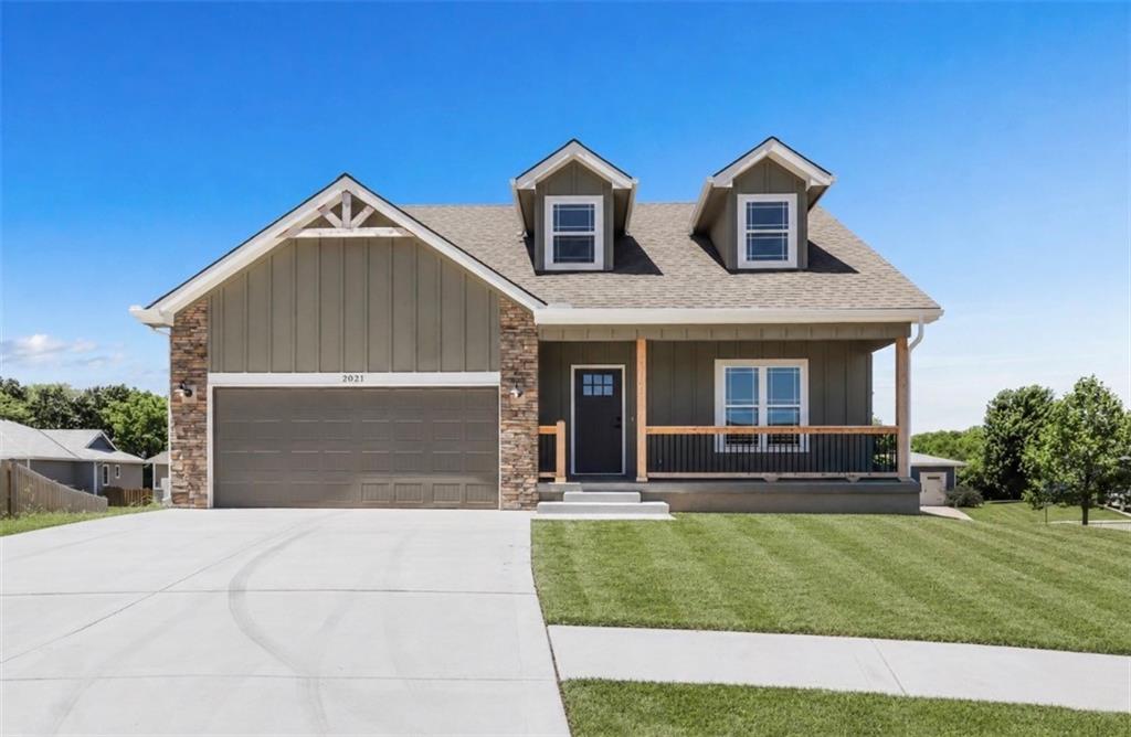2021 Riverstone Drive Property Photo 1