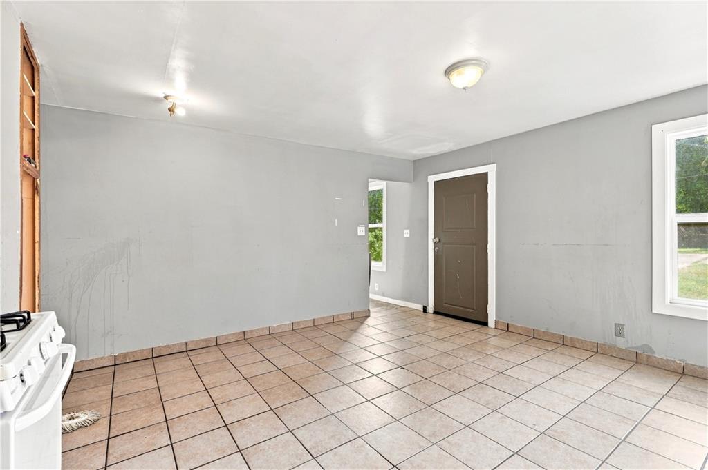 4032 Kensington Avenue Property Photo 8