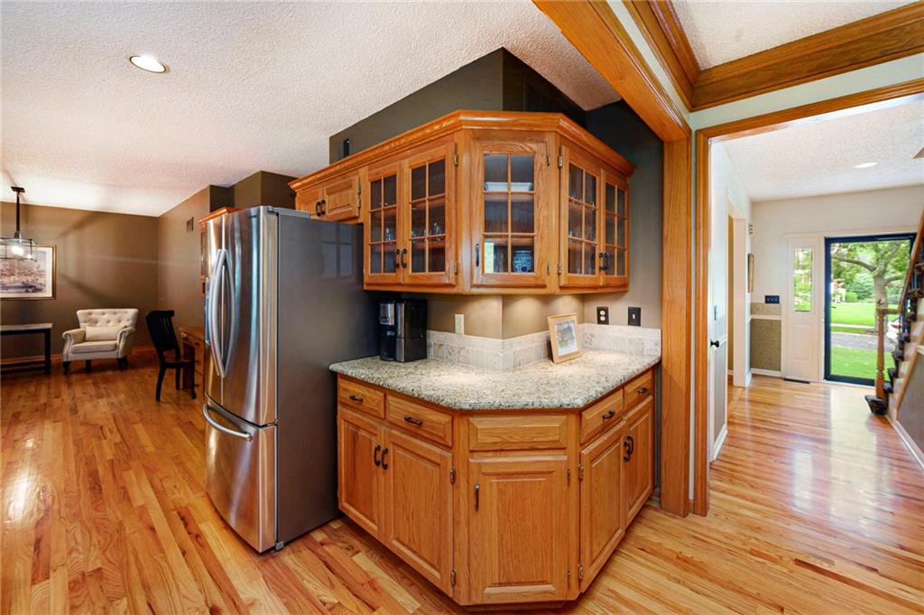 15710 W 84th Terrace Property Photo 10