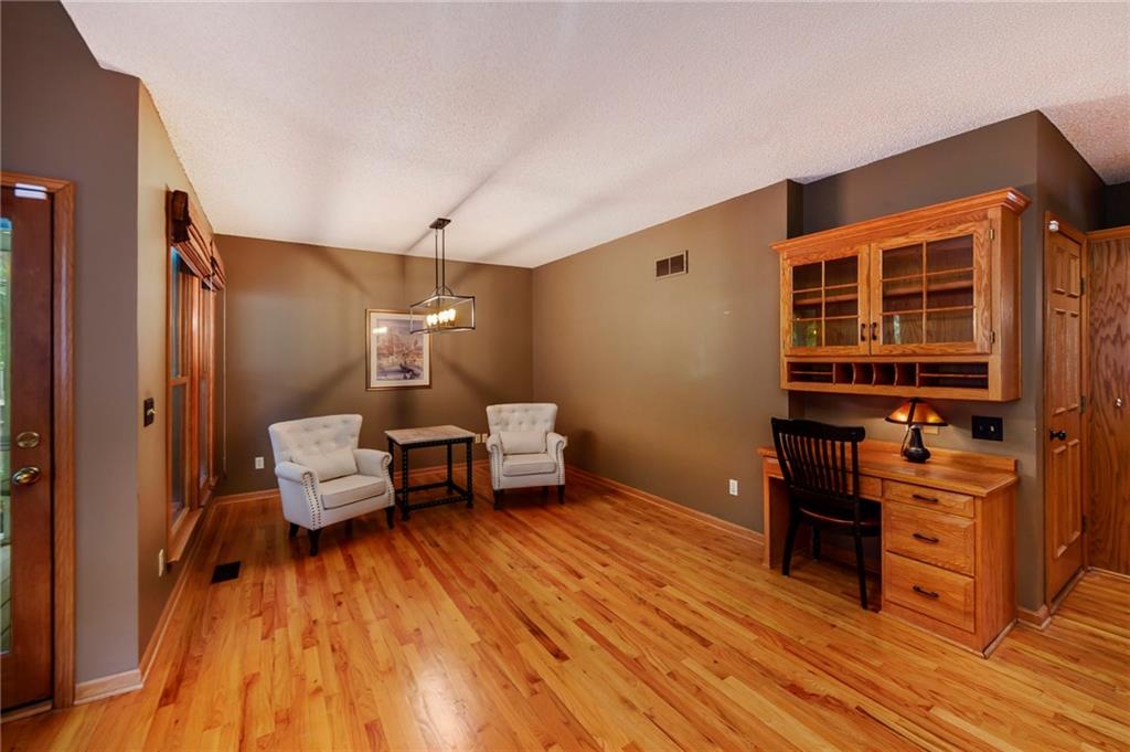 15710 W 84th Terrace Property Photo 13