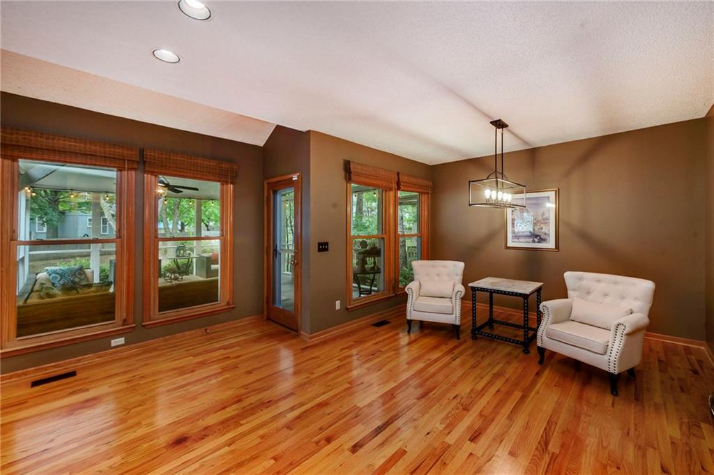 15710 W 84th Terrace Property Photo 14