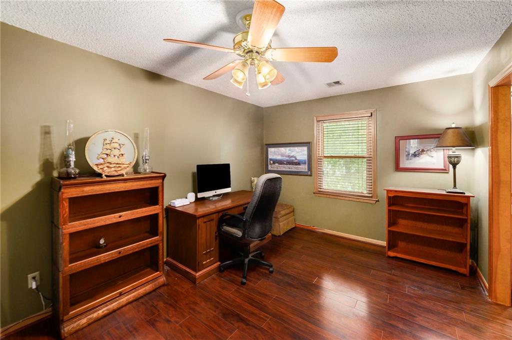 15710 W 84th Terrace Property Photo 25