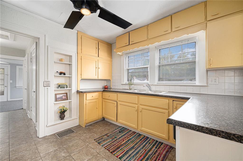 9026 Haskins Street Property Photo 6