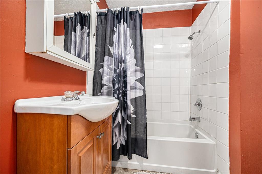 9026 Haskins Street Property Photo 10