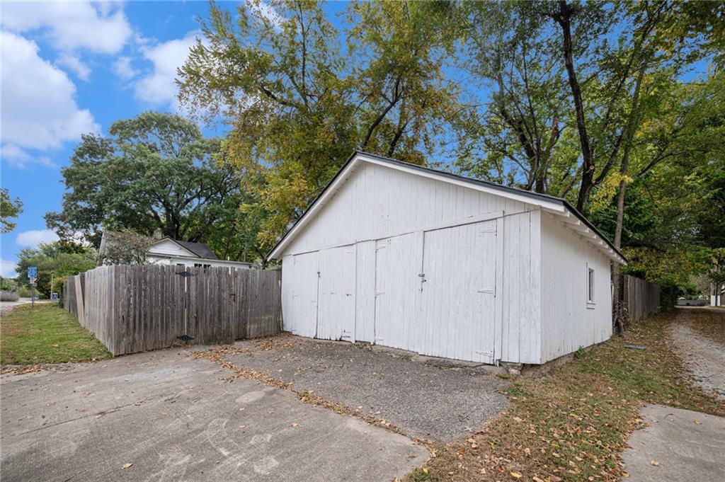 9026 Haskins Street Property Photo 20