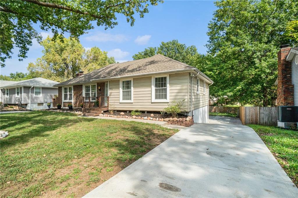 1820 Sw Keystone Drive Property Photo 2