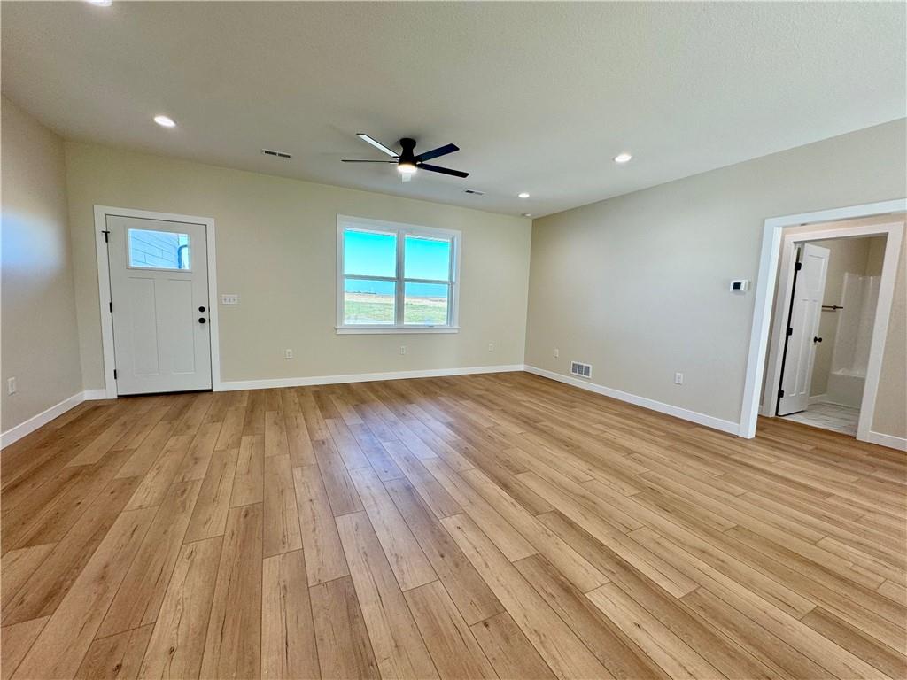 1320 W 19th Street Property Photo 5