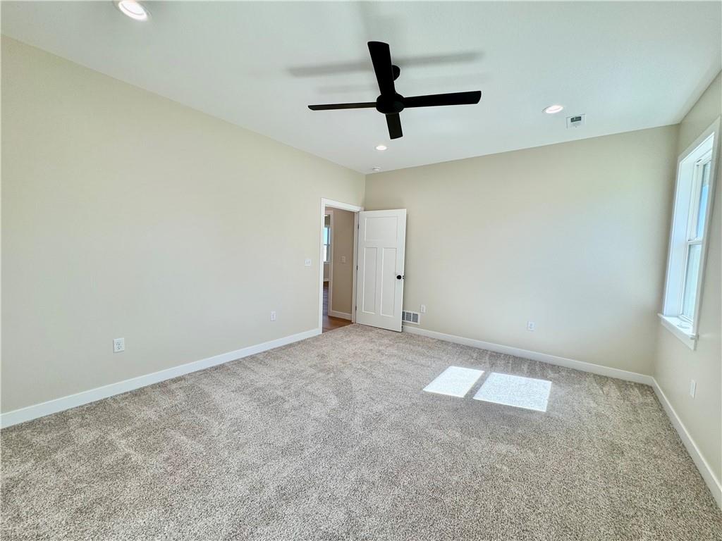 1320 W 19th Street Property Photo 9