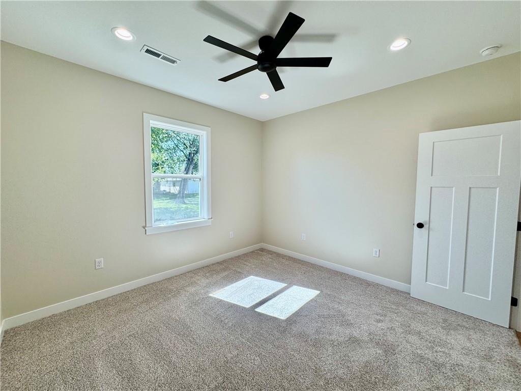 1320 W 19th Street Property Photo 14