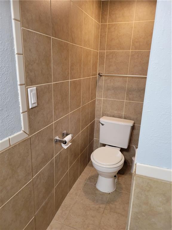 2022 S Hedges Avenue Property Photo 4
