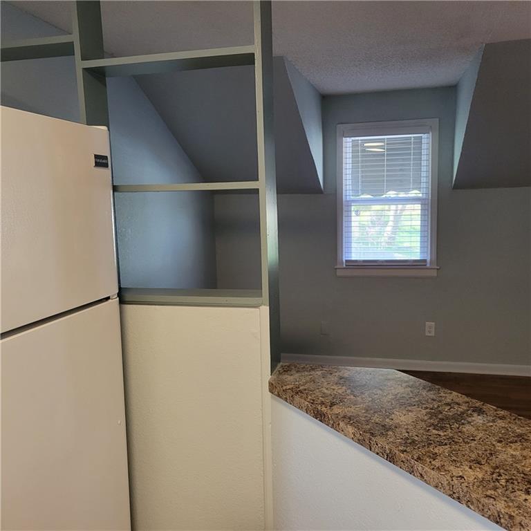 2022 S Hedges Avenue Property Photo 10