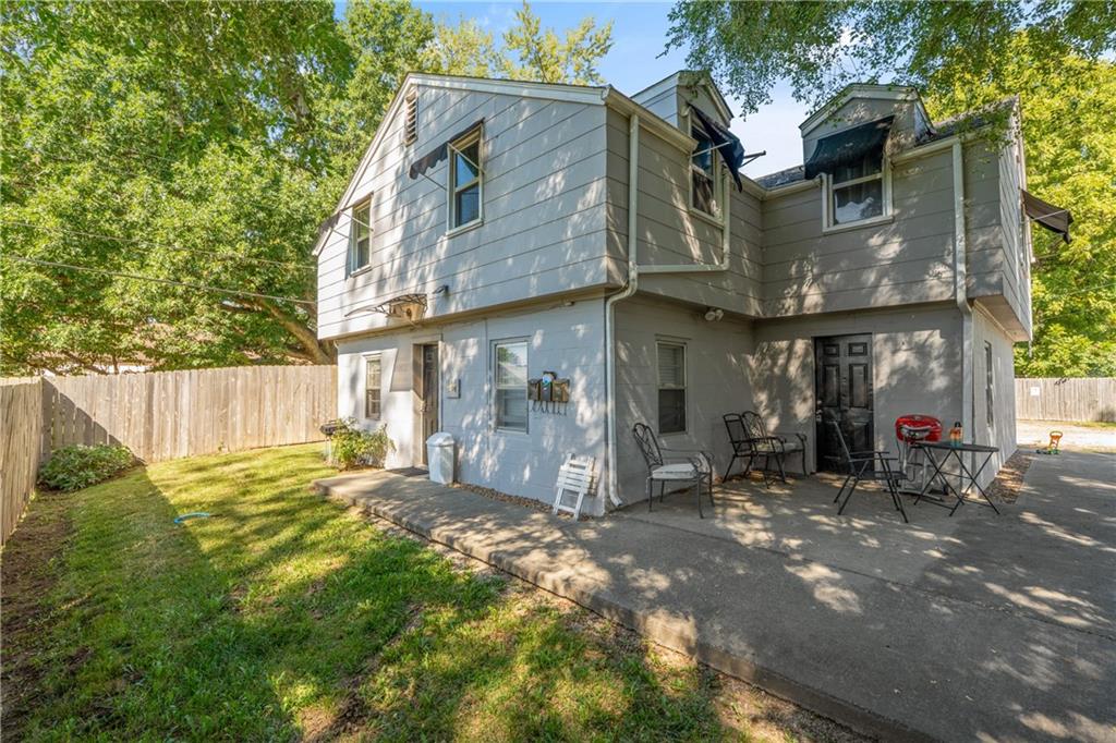 2022 S Hedges Avenue Property Photo 18