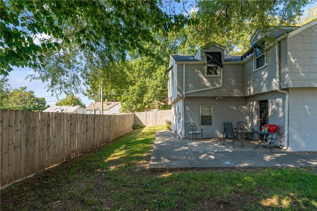 2022 S Hedges Avenue Property Photo 19