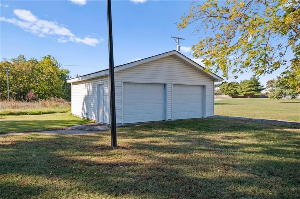19401 E Us 24 Highway Property Photo 2