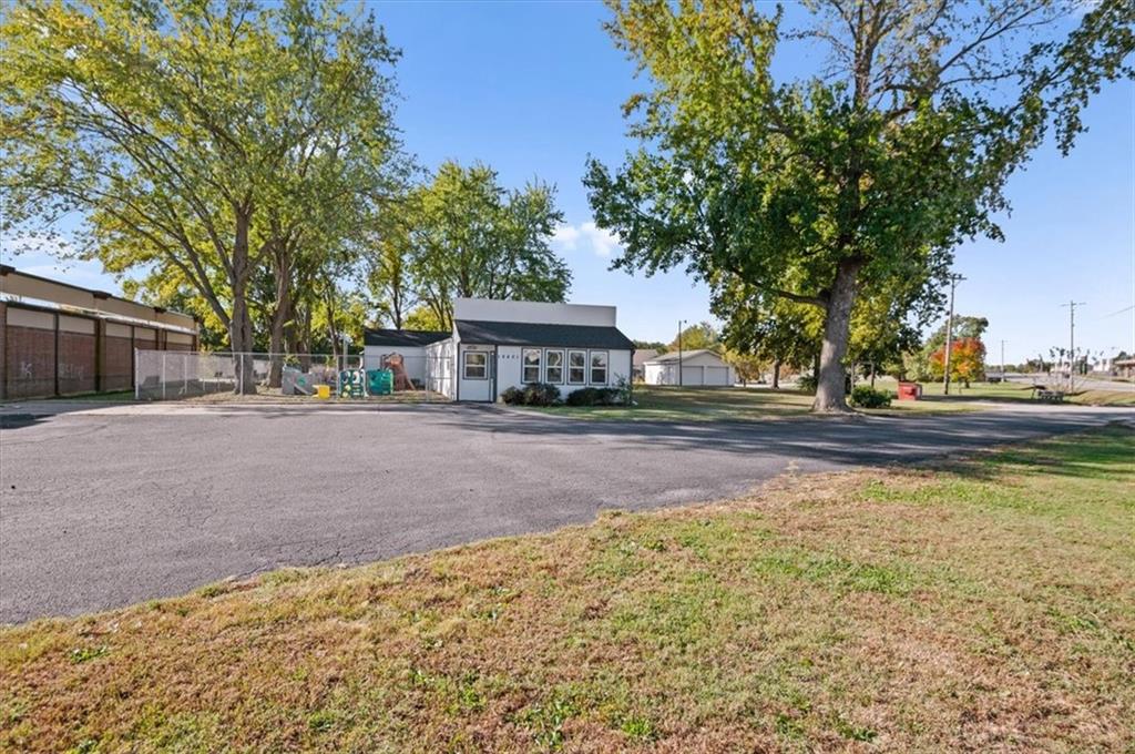 19401 E Us 24 Highway Property Photo 4