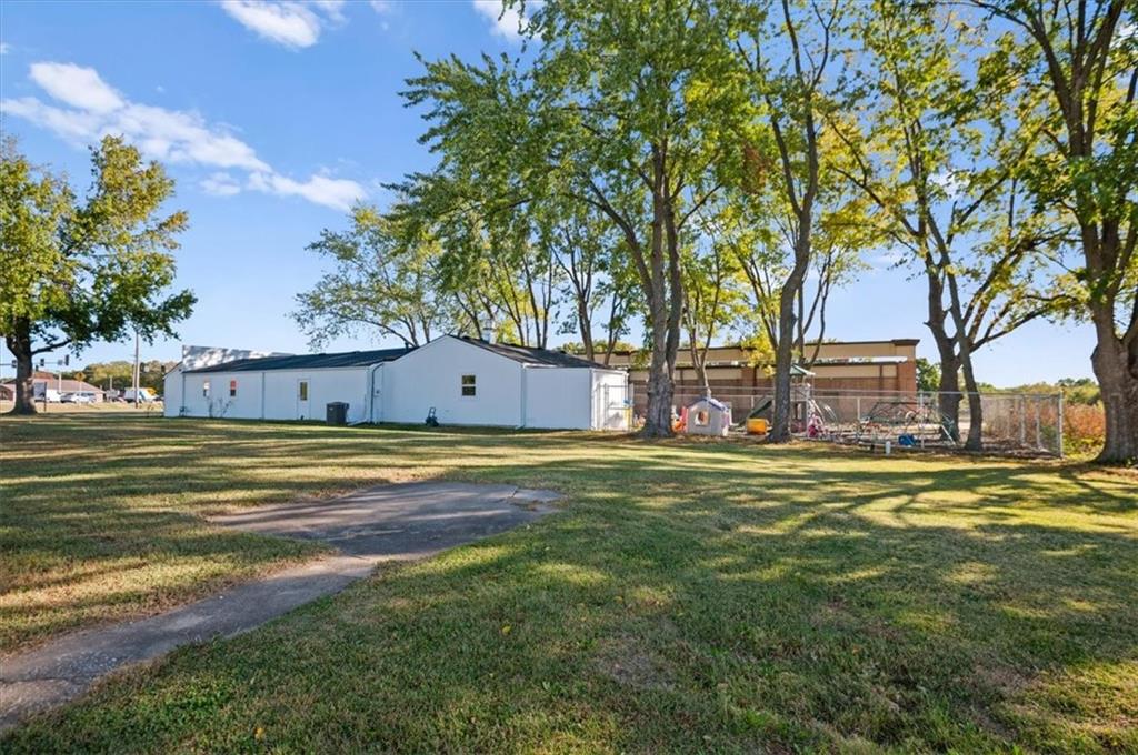 19401 E Us 24 Highway Property Photo 5