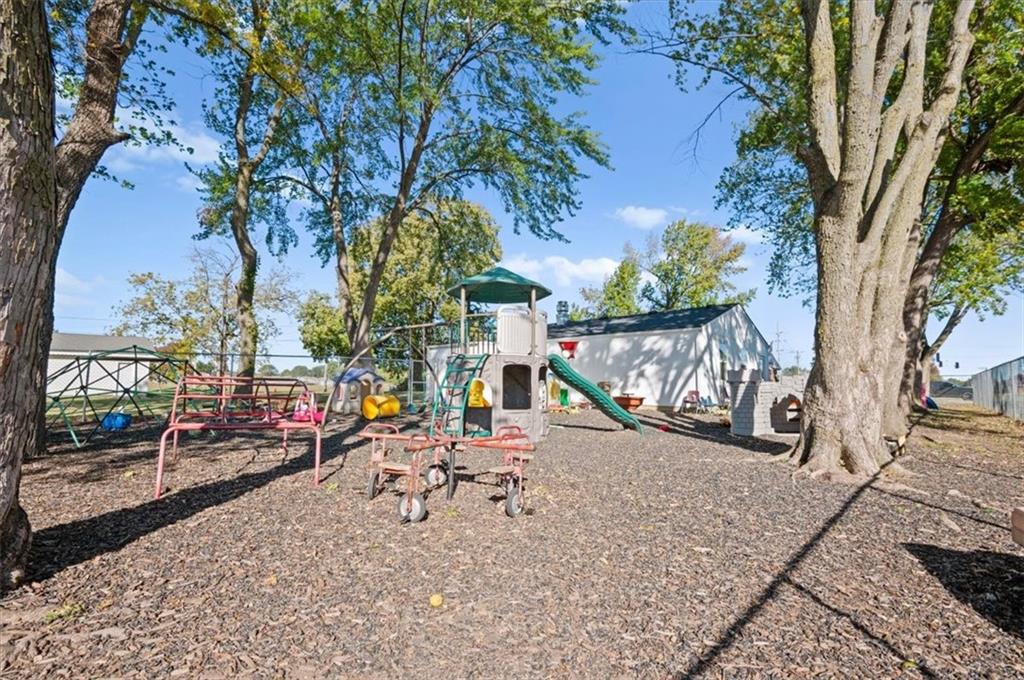 19401 E Us 24 Highway Property Photo 11