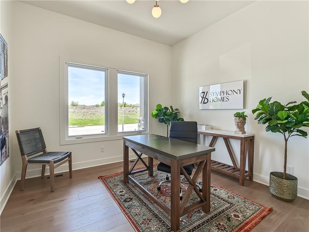 2452 W 179th Street Property Photo 8