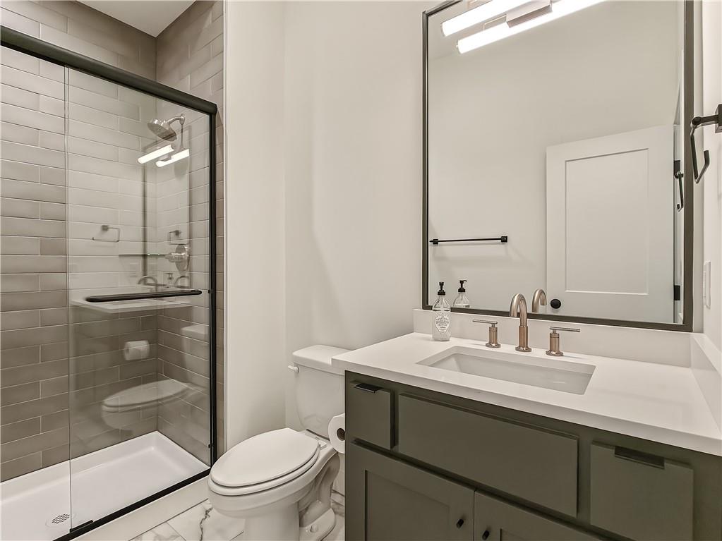 2452 W 179th Street Property Photo 9