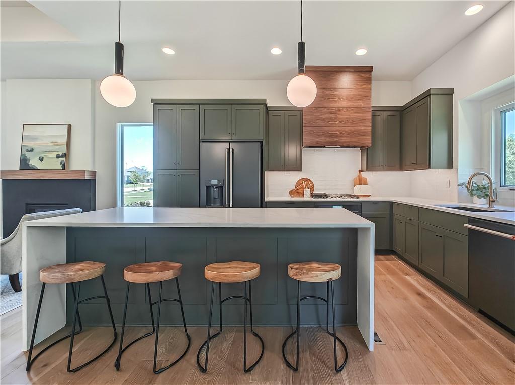 2452 W 179th Street Property Photo 21