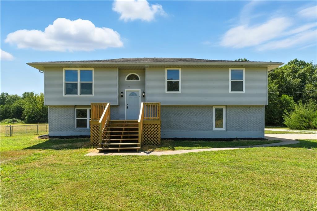 21535 Loring Road Property Photo 1