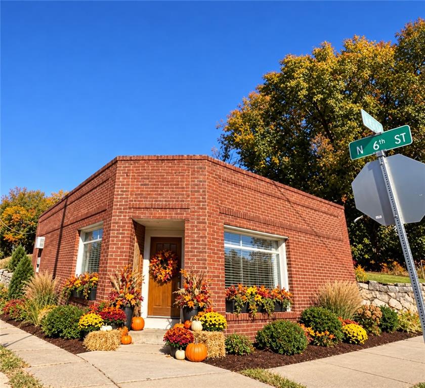 601 Hall Street Property Photo 1
