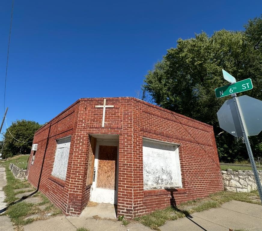 601 Hall Street Property Photo 2