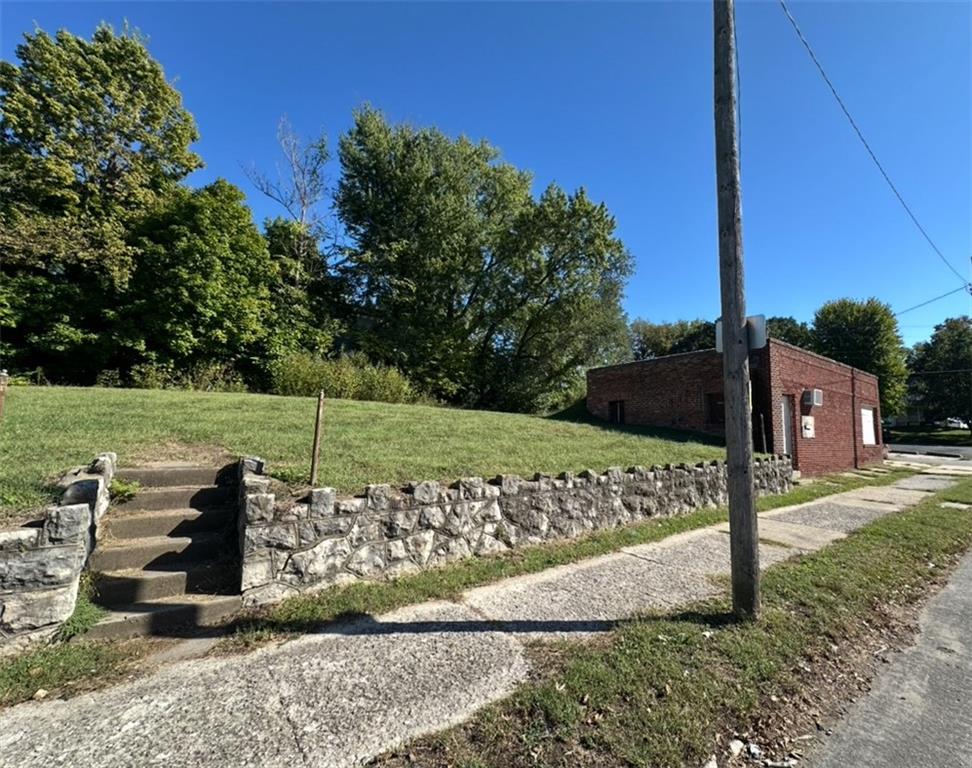 601 Hall Street Property Photo 7