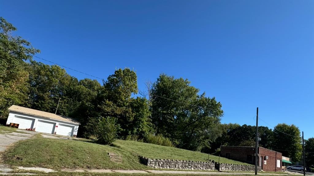 601 Hall Street Property Photo 8