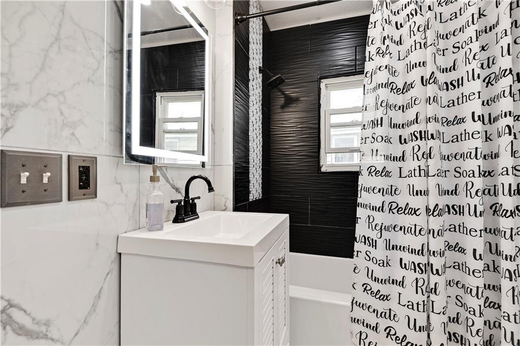 5043 Michigan Avenue Property Photo 10