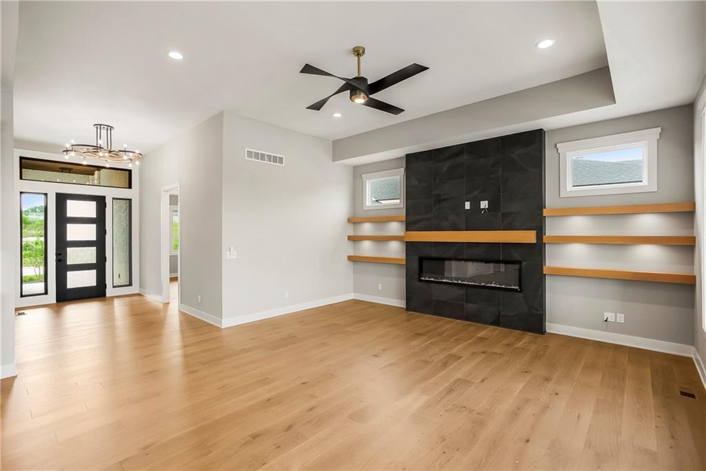 9027 Freedom Circle Property Photo 6