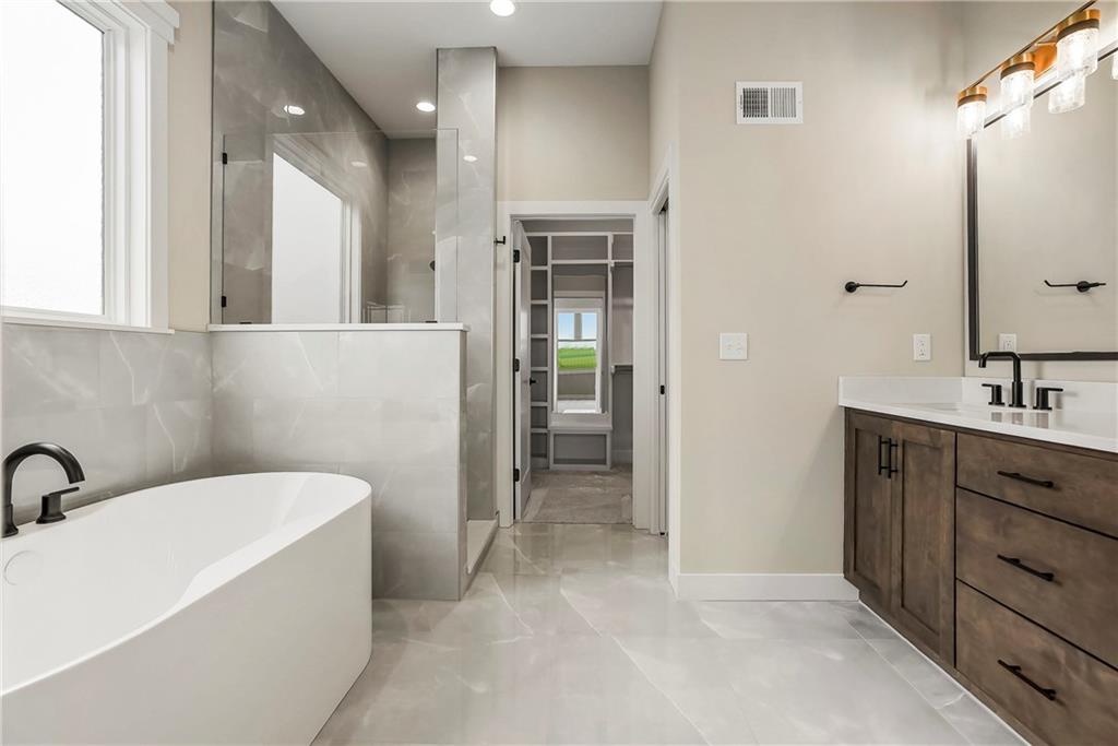 9027 Freedom Circle Property Photo 23