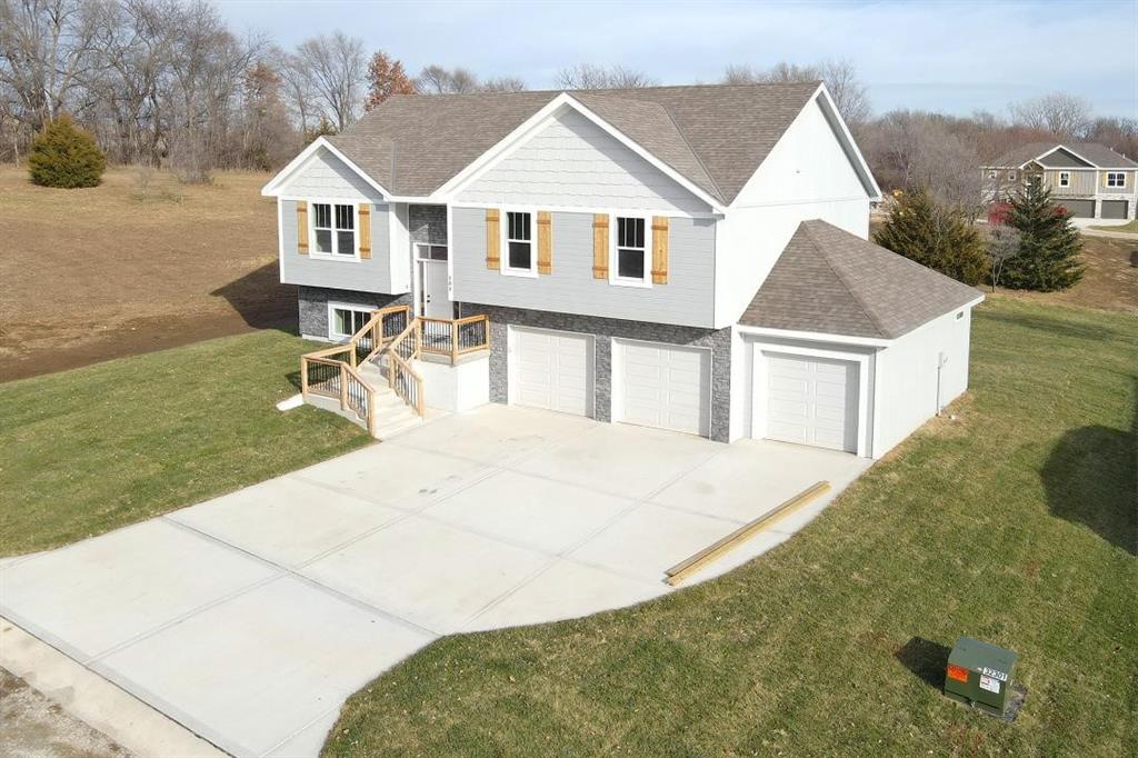 103 Sally Circle Property Photo 3