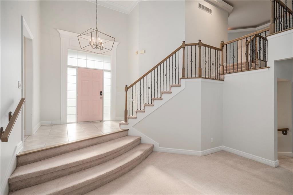 5812 N Ames Avenue Property Photo 6