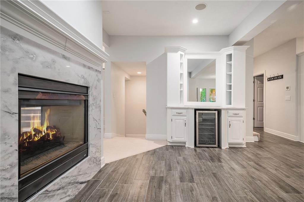 5812 N Ames Avenue Property Photo 11