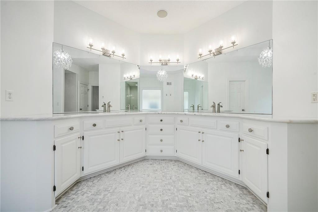 5812 N Ames Avenue Property Photo 22