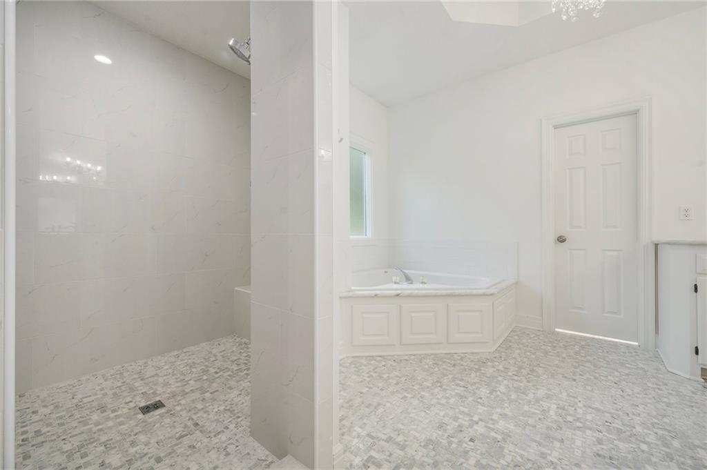 5812 N Ames Avenue Property Photo 23