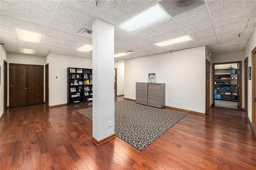 115 E Park Street Property Photo 8